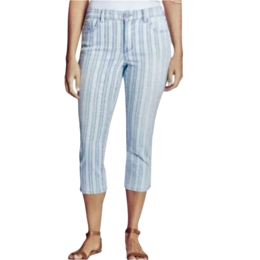 Nine West Women's Size 8 High Rise Chrystie Capri Pants Blue and White Stripes